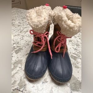 GAP Kids Navy Blue and Brown Snow Boots with Pink Laces